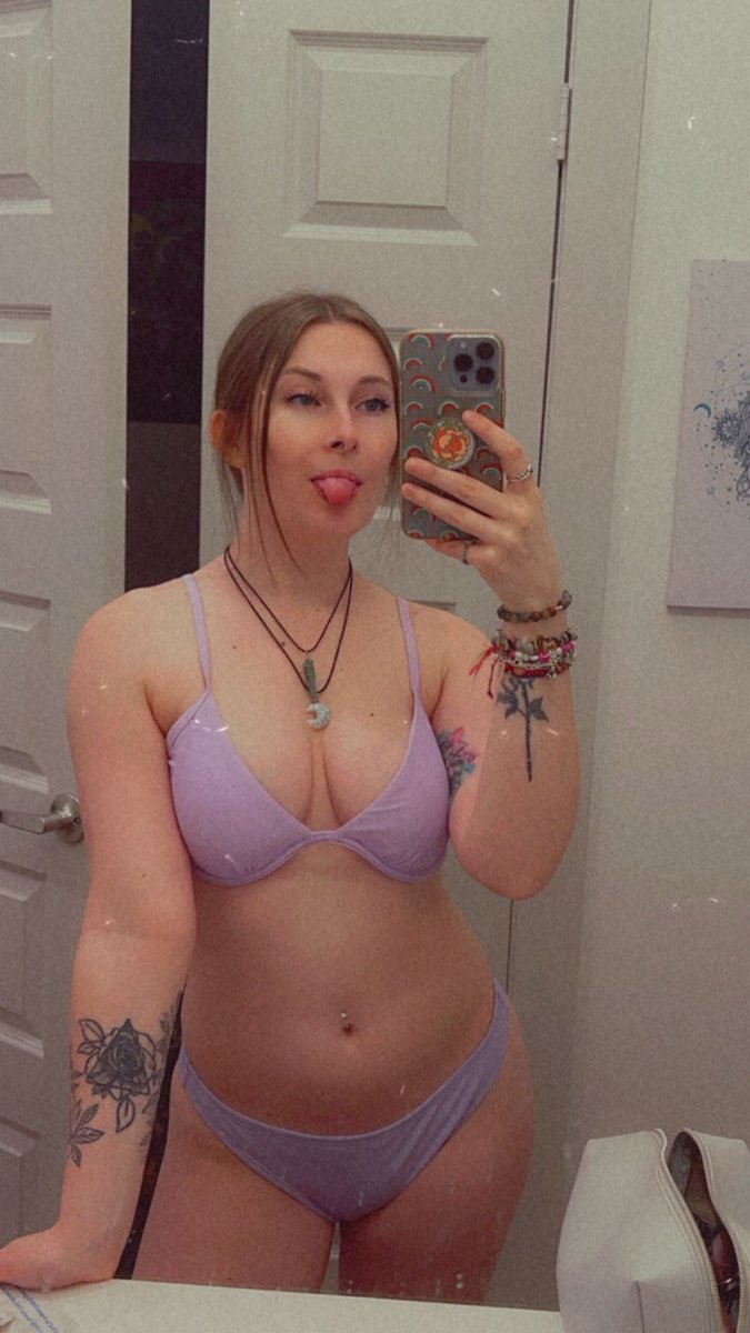 madcityyy_'s tweet photo. HOT TO GO! 🌞💋🧚🏼‍♀️ #LGBTQIA https://t.co/4RAPL9PnrM