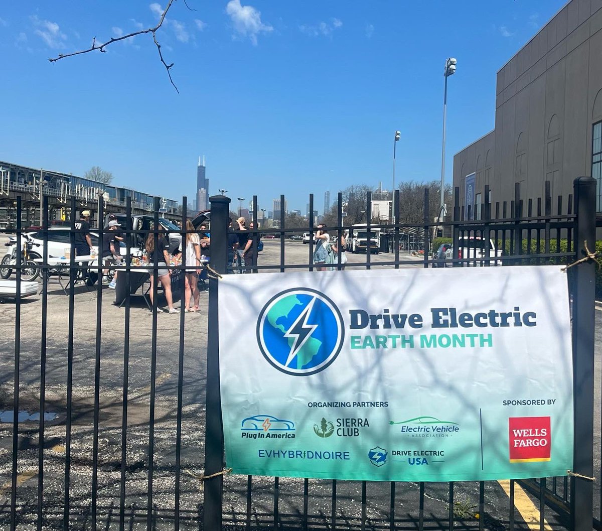 Drive Electric Earth Month Event at De La Salle High School ⚡️🚙! 

To attend a drive electric earth month event in your area, go to driveelectricearthmonth.org