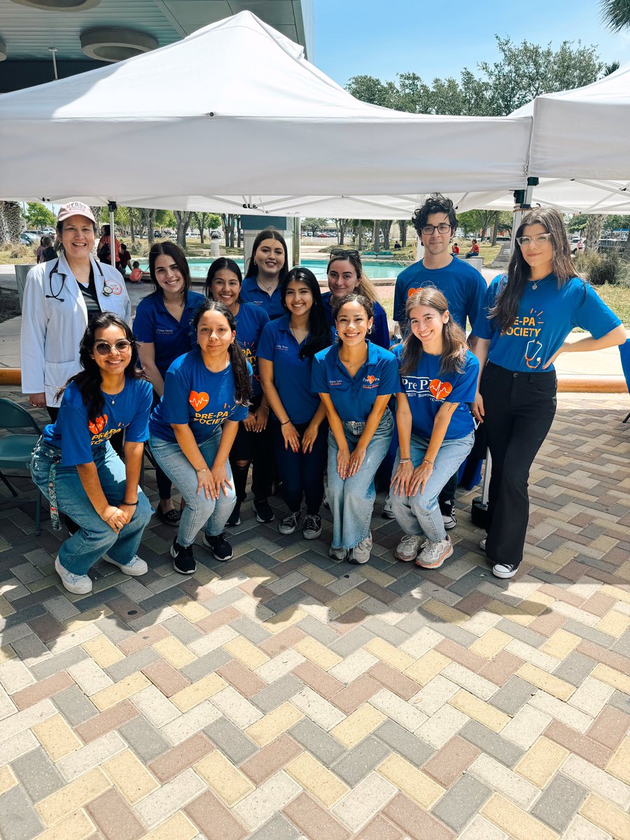 PrePA_UTRGV's tweet photo. Yesterday at the McAllen Farmer’s Market where we gained some insightful information about thyroid nodules from Dr. Chacon and used the training we received to check community members that stopped by! Thank you to those that joined &amp; thank you Dr. Chacon for the awesome training! https://t.co/iKsAFTs1lu
