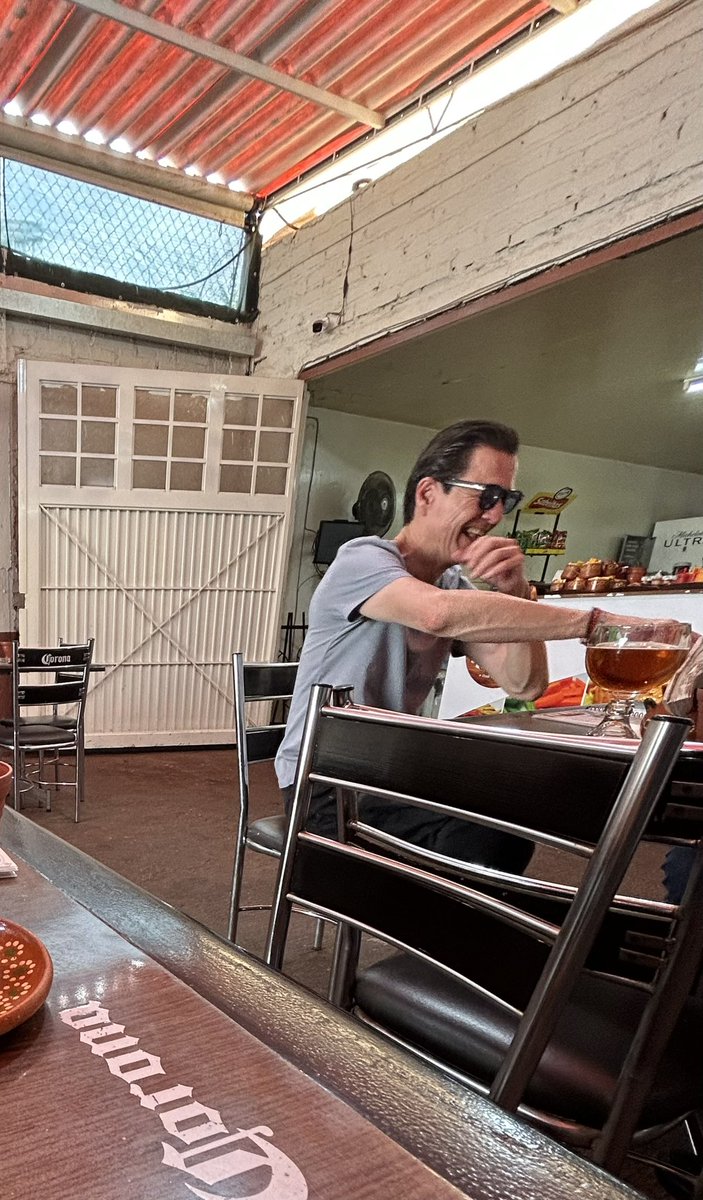 LozaLeslie's tweet photo. @DrakeBell qué andas haciendo en Tepatitlán? Te ves muy cansado, seguro vienes saliendo del Núcleo de Feria https://t.co/91PPtUQlyU