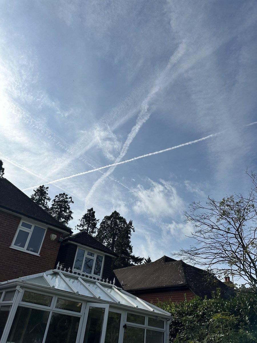 #chemtrails Saturday in Camberley
