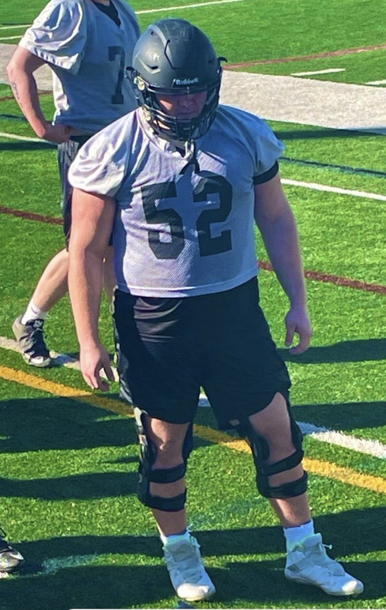 Shout out to my dude @SamWhitt_52. Finished up his spring ball this past week for @FerrumFootball & came home this weekend to give back to the youth in our area by working the Foothills Youth Football Camp. Thank you for the time and insight you gave to all the young guys today.