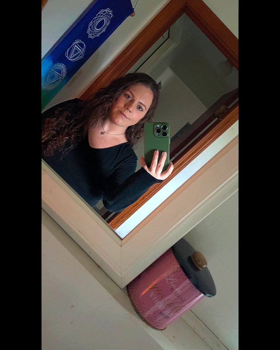 Samantha12Sue's tweet photo. #mirror #mirrors #selfie #body #happy #thick #curvy #ThickThighsSaveLives #heels #Dress #shirt #midsize #SmallFat #LongSleeve #smile #LongHair #CurlyHair https://t.co/tvVYiBBz8Q