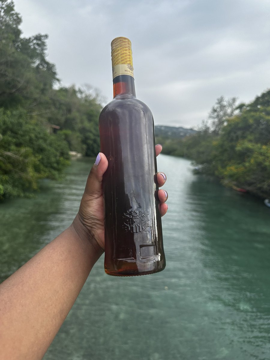 Fresh honey from my grandfather’s home. Grateful to the beekeepers who took us through his property and farm. What an emotional and incredible homecoming this trip has been. 🥹🙏🏾🇯🇲