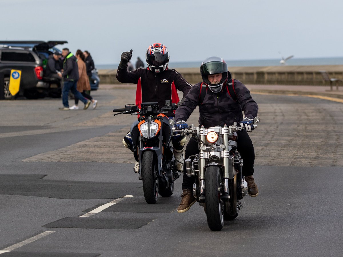 Oh Canon do you have to make those big L lenses so obvious :) #Scarborough #OliversMount #Bikers