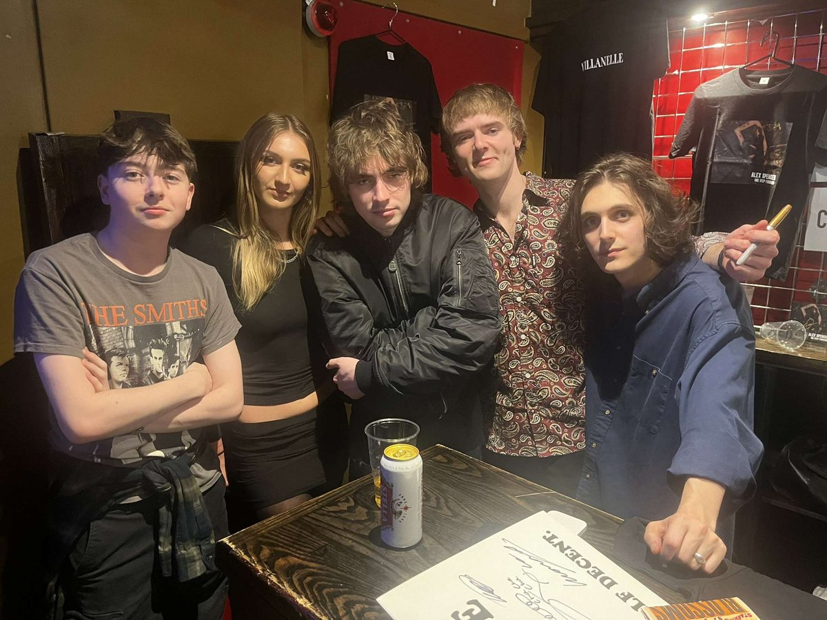 kapqt's tweet photo. @liamgallagher was there, mint performance and lovely lads https://t.co/3f12spu35c