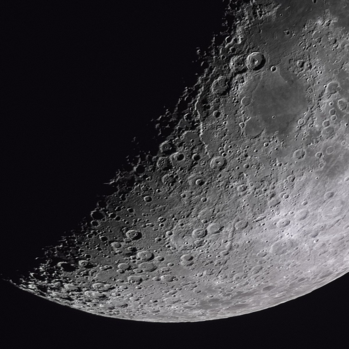 Sunday's moon with a little earthshine. #MoonHour