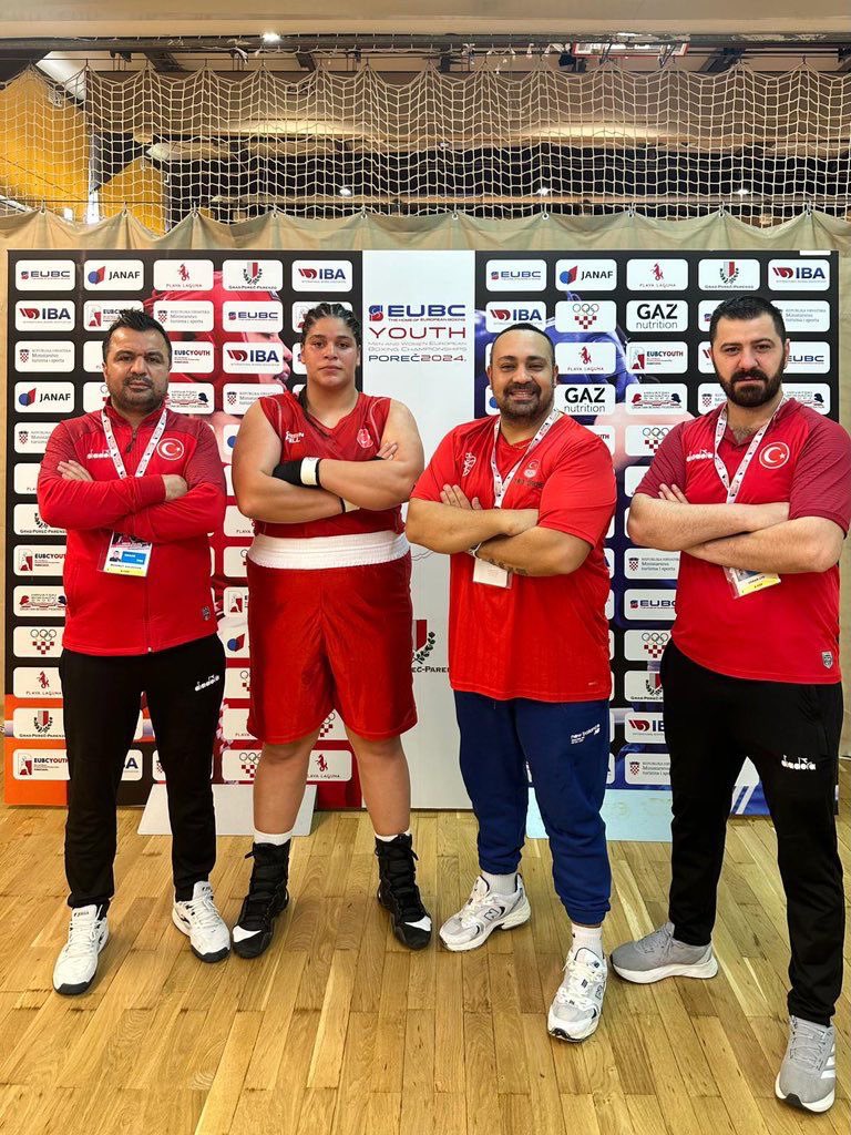 Havvanur Kethüda Avrupa Şampiyonu 🇹🇷🥇 Hırvatistan’ın Porec kentinde düzenlenen Gençler Avrupa Boks Şampiyonası'nın Final karşılaşmasında Ukraynalı rakibini 1.rauntta mağlup ederek altın madalya kazanıp Avrupa Şampiyonu olan Trabzon Araklılı sporcumuz Havvanur Kethüda’yı ve emek…