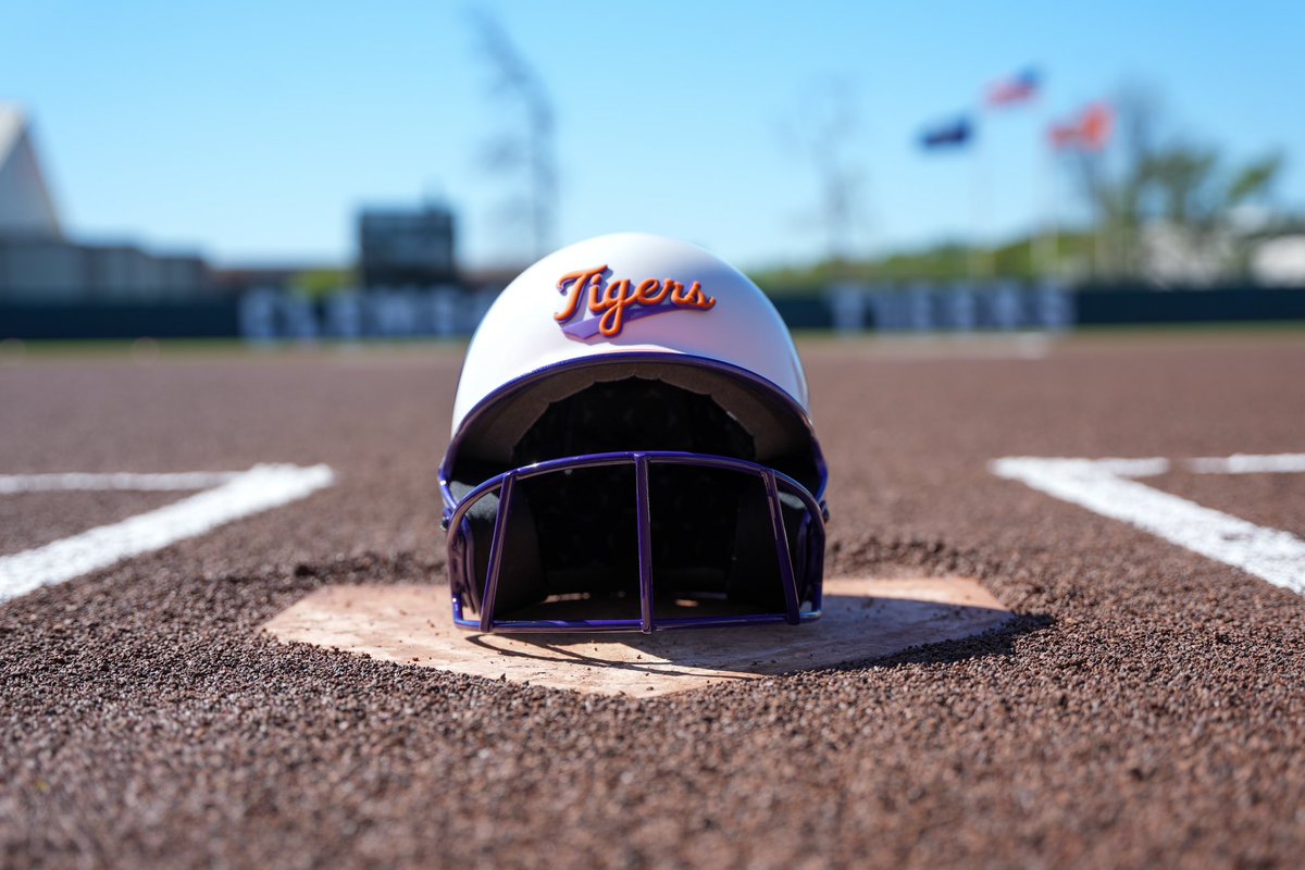 clemsonsoftball tweet picture