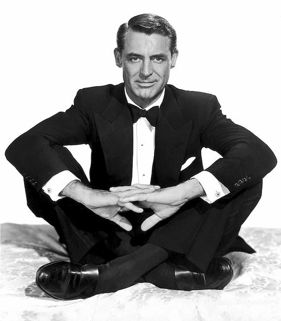 Guess what? I’m going to serve you a Sunday night Cary Grant gander, that’s what.