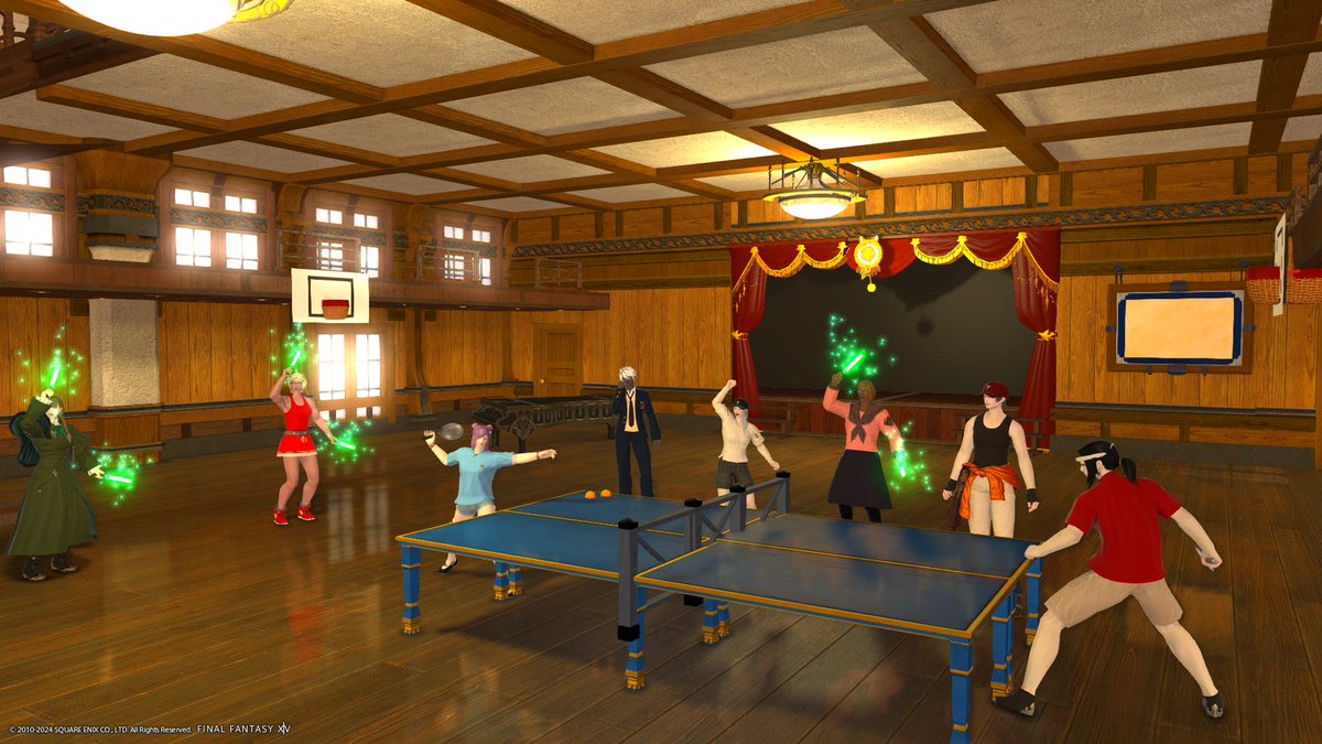 Sarakizara's tweet photo. ルガ子CWLSで学校ごっこ楽しかった！はしゃぐ幼稚園児（身長2m）、「先生、恋人はいますか！？」、早弁のサラとスケバンのポン、体育館での卓球勝負。SS上手く撮れなかったけど体育館裏の決闘も盛り上がった！
#studio_SSFox
 #パンデモ学園 https://t.co/JIEDCSqP8t