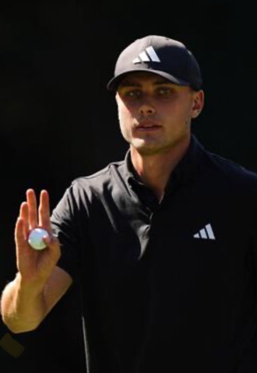 Ludvig Åberg reminds me of Drago from the Rocky movie. Perfect athlete, no emotion, occasional smile, powerful, won’t go away!!!! ⁦@TheMasters⁩