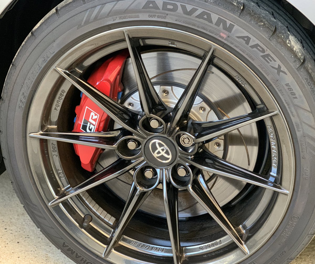 毎日乗れないので仕方ないし、そんなに気にすることではないのもわかっているが、ブレーキローターの錆って、ホントに精神衛生によろしくない。
近所をひと回りしてスッキリしたけど、また直ぐに錆びるんだよなぁ。
#GRカローラ