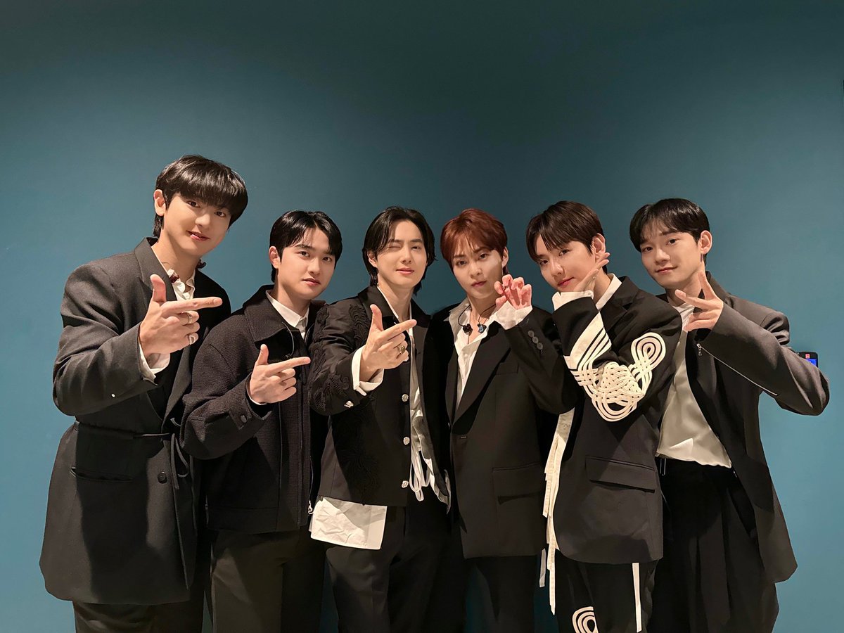 Mooka_Bh's tweet photo. Thank you #EXO for today 🥰 I Love you❤️
We got the chance to watch the fan meeting online bcz of our beautiful organizers @EXOL_EGYPT @Egyptian_EXOL
Big thanks for you and for this cute gift
#ONEdaywithEXO
#2024EXOFanmeetingONE
#엑소 @weareoneEXO @companysoosoo_ @INB100_official https://t.co/orayFAOaPJ