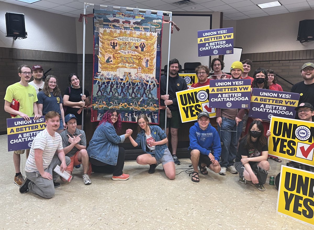 DSA_Labor's tweet image. Solidarity with Volkswagen workers in Chattanooga, TN who vote next week in their historic union election with @UAW ! ✊🪧⚙️

#OrganizeTheSouth #UnionYes!