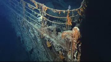 La noche del 14 al 15 de abril de 1912 se produjo el hundimiento del Titanic, el mayor barco para pasajeros construído hasta la fecha. Más de mil fallecidos. Hecho que aún conmueve, llevado varias veces al cine. @TunasTV1 @Liagr23 @Ilia_Toirac_TV @CubanoYoe @yelenistv