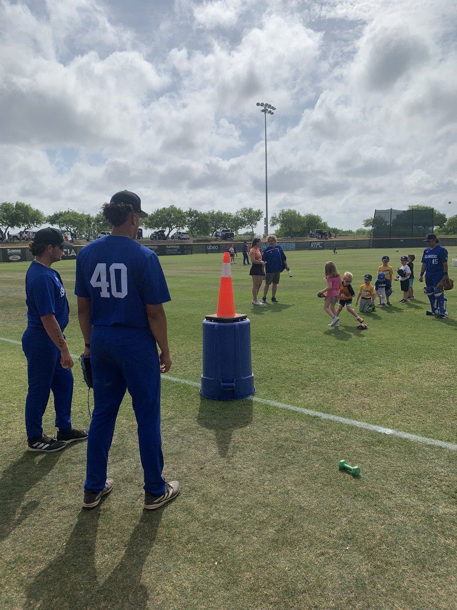 Islanders Baseball tweet media