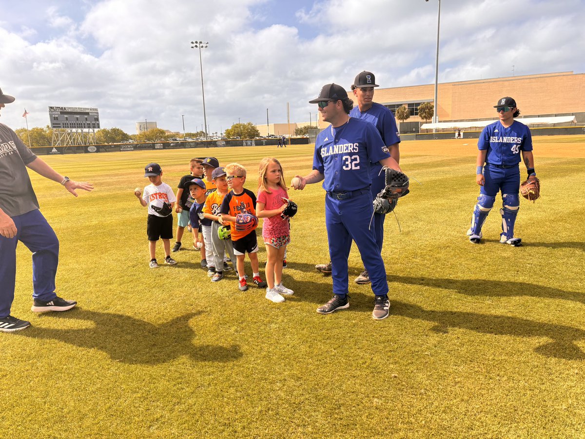 Islanders Baseball tweet media