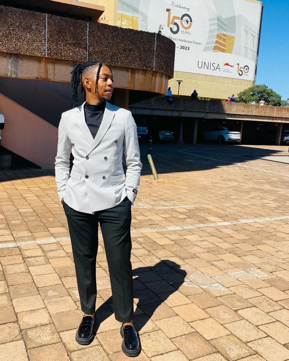 siphomahlulo's tweet photo. Celebrating wins 🥂 big or small , we celebrate everything. https://t.co/tZfVgyQHLd