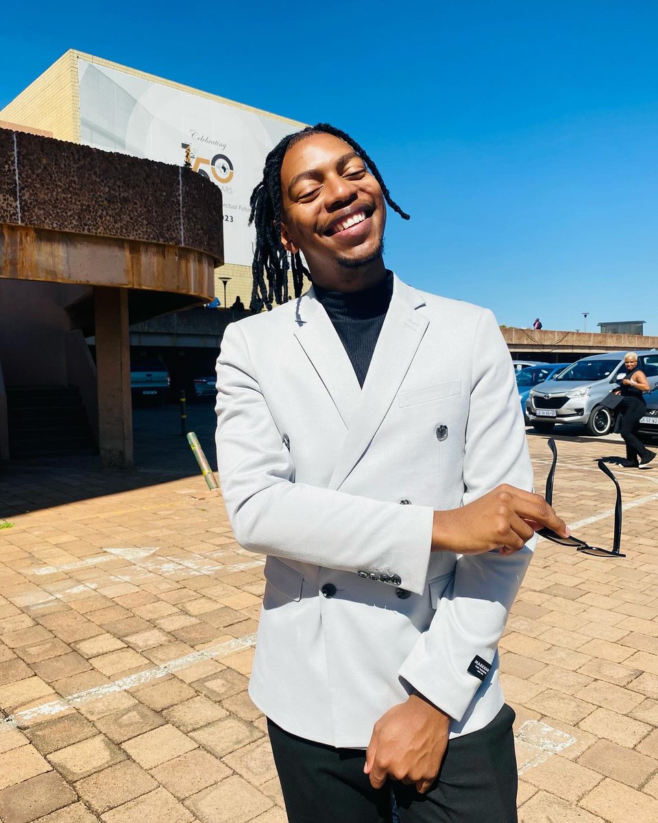 siphomahlulo's tweet photo. Celebrating wins 🥂 big or small , we celebrate everything. https://t.co/tZfVgyQHLd