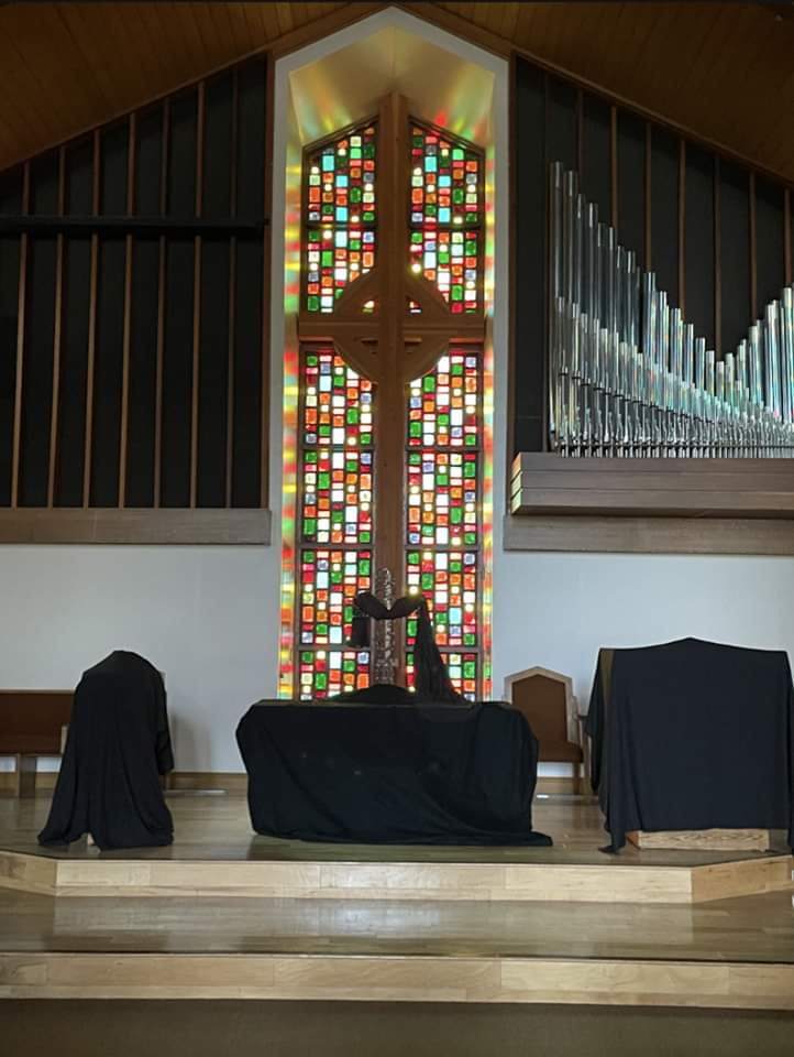 Southminster Presbyterian #Boise #Idaho Holy Saturday sanctuary in 2024.
#sanctuarySunday 
#Presbyterian #pcusa #Lent #HolySaturday #StainedGlassSunday