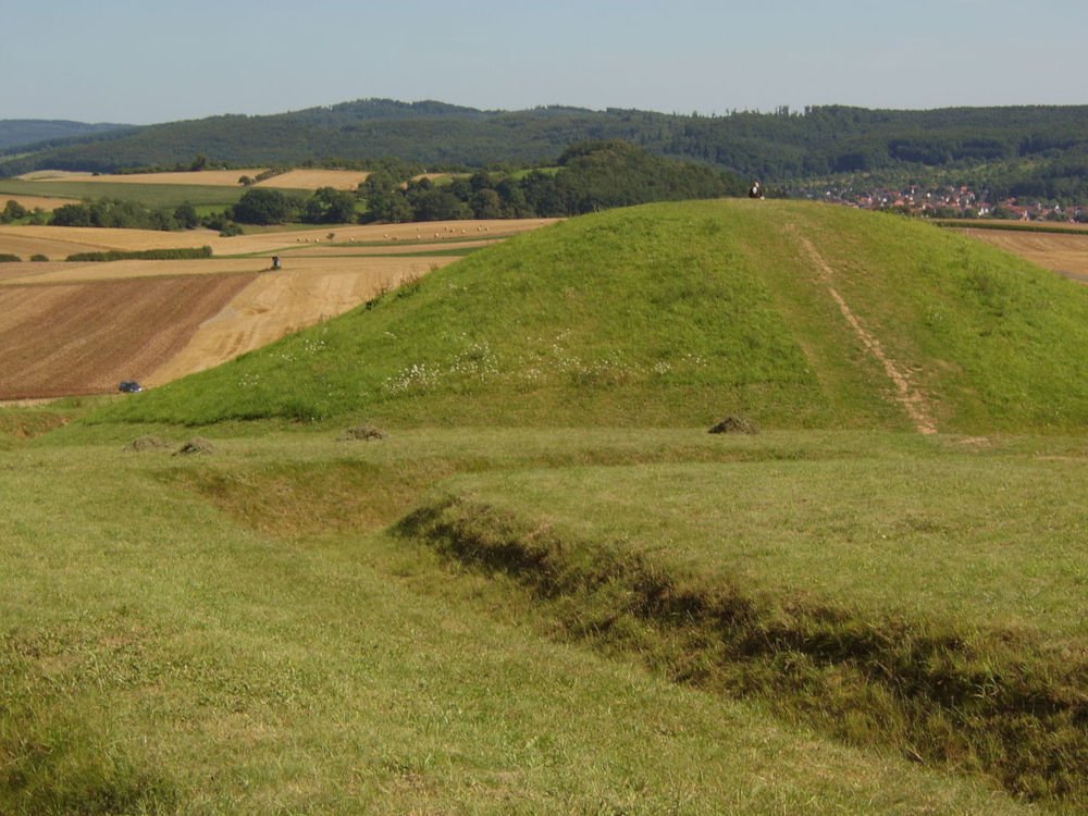 Glauberg burial mound
The Glauberg burial mound is a Celtic burial mound (royal grave) in the German municipality of Glauburg, which is located 300 meters...

#Paganism #EuropeanPaganism #PaganismeEuropéen

Read more at paganplaces.com/places/glauber…