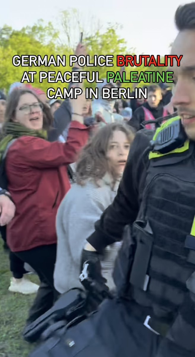 TW: #Polizeigewalt

Am Sonntag Abend wurde beim Camp von Pro-Palestine Aktivist:innen am Bundestag teils massive Polizeigewalt eingesetzt. Darunter Faustschläge und Tritte in die Menge. Mind. 2 wurden festgenommen, mehrere Verletzte die mit Notarzt versorgt werden mussten. #b1404