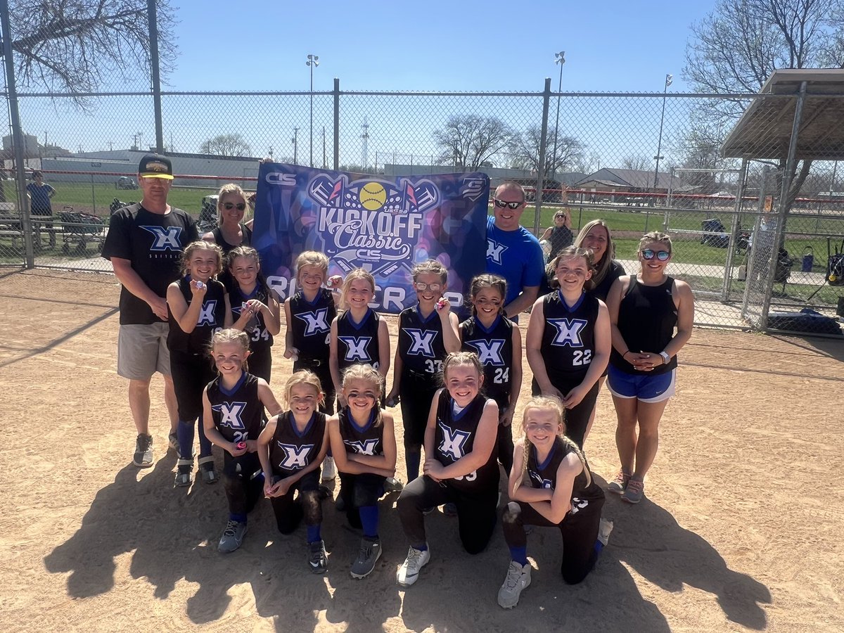 🥎2015 Ankeny Xtreme Blue🥎 

Are the Runner Ups in the 8U Open Kickoff Classic! 🥈🖤💙