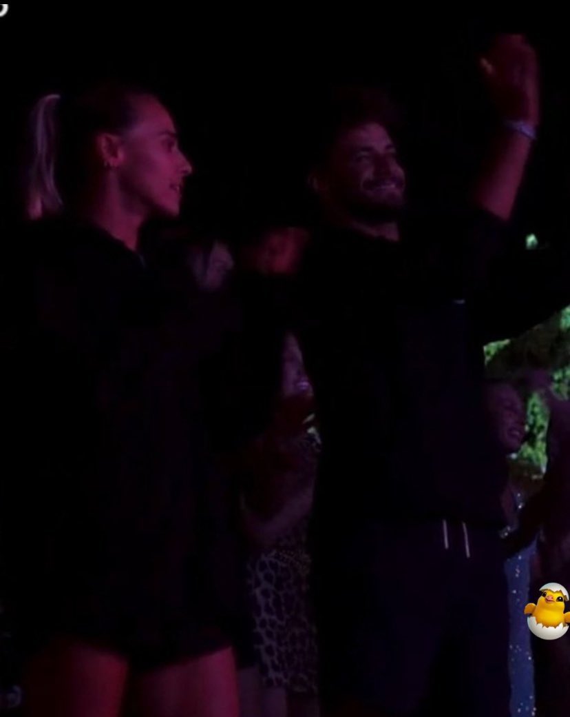 batuhan damla eğleniyorrr prim kasmaya calısan bilgi sayfalarınada yüz vermeyelim🕺

#survivorGR #Survivor2024AllStar #SurvivorAllStar2024 #batuhankaracakaya #damlacan