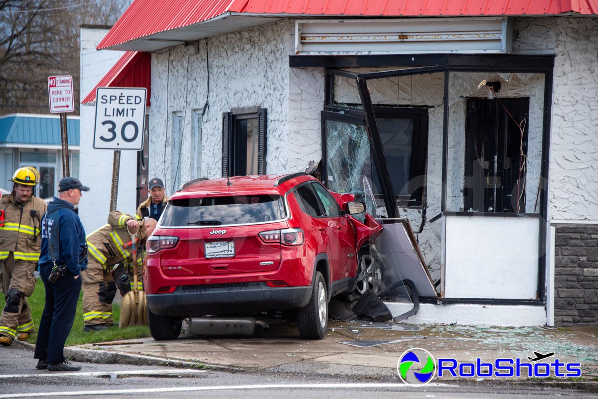 RobShots tweet media