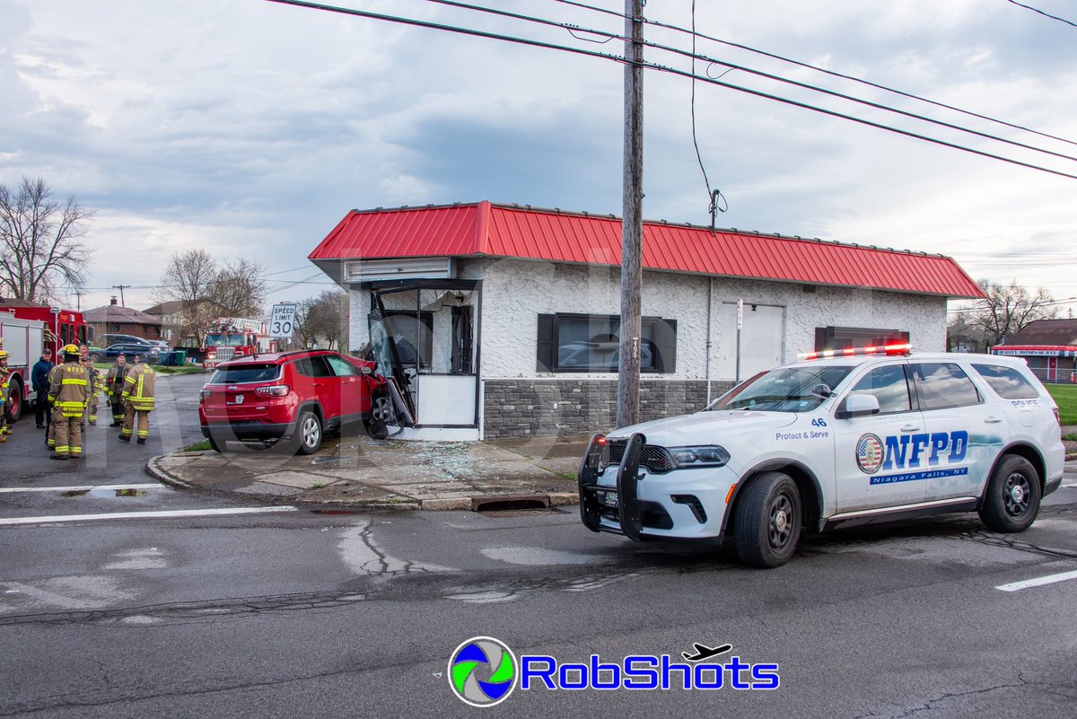 RobShots tweet media