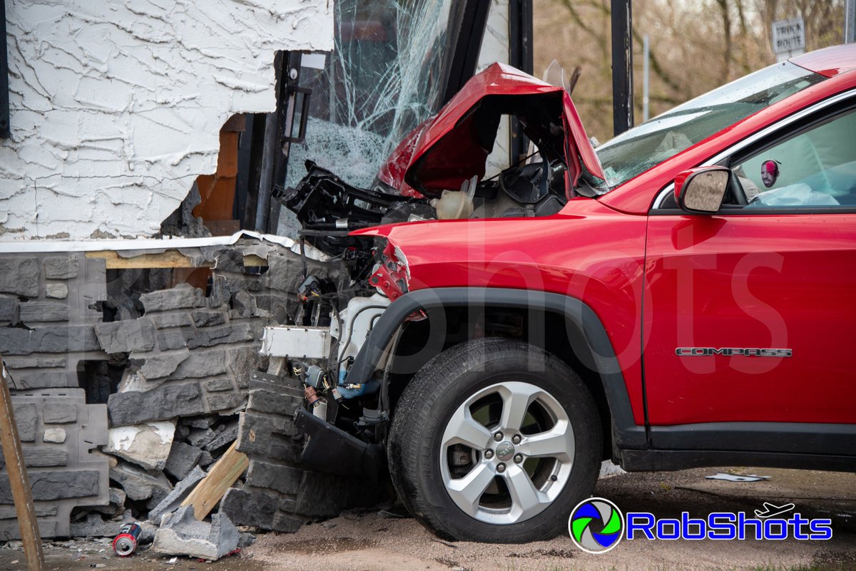 RobShots tweet media