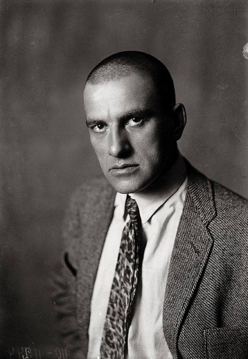 “Art must not be concentrated in dead shrines called museums. lt must be spread everywhere – on the streets, in the trams, factories, workshops, and in the workers' homes.” ~ Vladimir Mayakovsky Ended his life on this day, in 1930 thanks to @Kotobkhan