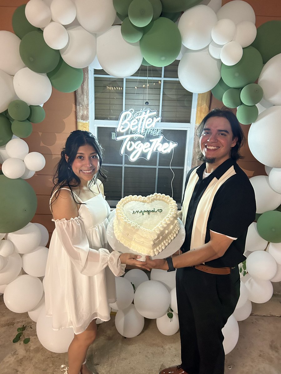 niiiccollle's tweet photo. It’s been a minute ! 
363 days until we say “I do” 💍🤍 https://t.co/Yy0G4WqqCn