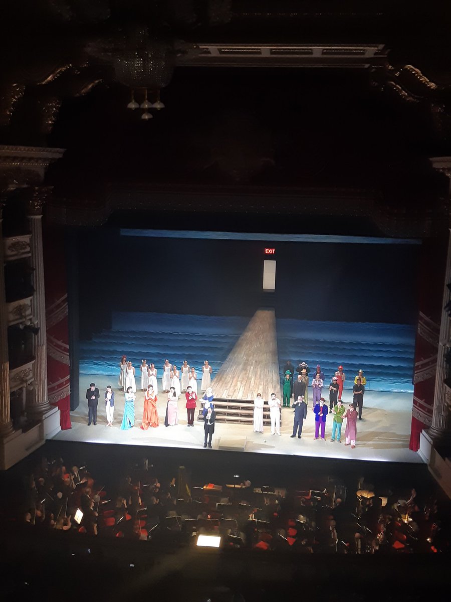 Oh la belle Rondine au @teatroallascala ❤ L'orchestre de rêve de Riccardo Chailly et la touchante Magda de Mariangela Sicilia ! On les aime les dimanches soirs comme ça 😍