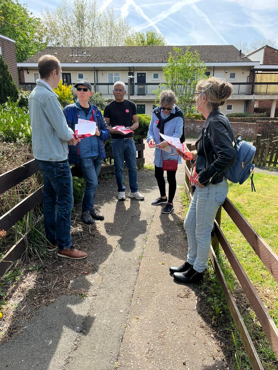 epping_forestLP's tweet image. Fantastic day out in Waltham Abbey talking to residents and understanding their concerns.