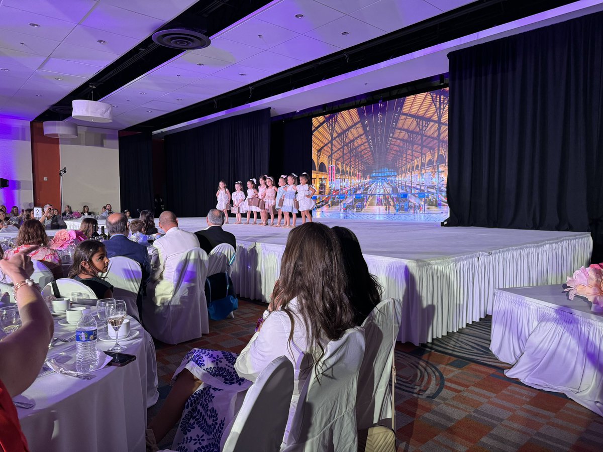 I had so much fun being the MC for today’s fashion show benefiting Centro Mater and Corpus Christi Catholic Church! Got to see a lot of familiar faces and of course, I had to bring my fashionable mom along! #centromater #corpuschristicatholicchurch #babyboysfirstfashionshow