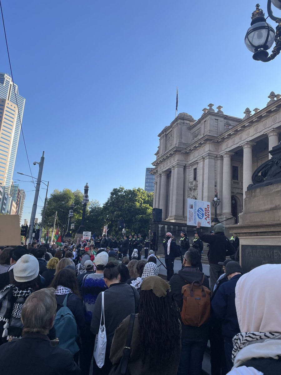 all out at parliament this morning, calling for the ALP to end contracts and partnerships with Elbit. End the genocide, end the deals with weapons manufacturers & israeli military companies, end our complicity!