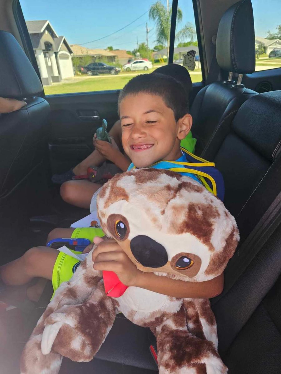 Hopetravels2's tweet photo. Jisaiah's sloth buddy arrived safely in Florida 🇺🇸
Just in time for Pompe day tomorrow 🤗
Have fun 💙💚
#FindYourTribe
#PompeDisease
#PompeDay #IPD2024
#NewbornScreening
#RareDisease https://t.co/8vvHYx9Mum
