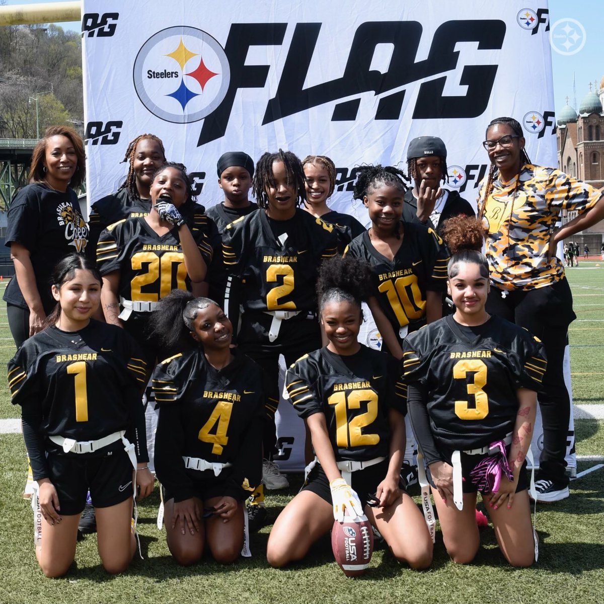 Another great weekend of Girls Flag Football in the books! @pghflagfootball | @NFLFLAG