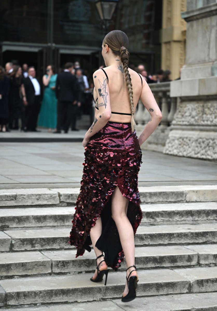 Cara Delevingne attends The Olivier Awards 2024 in London, England.

#CaraDelevingne