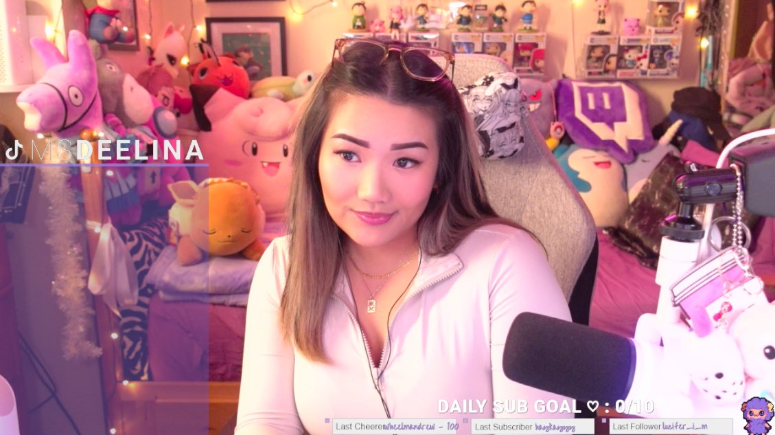 MsDeelina's tweet photo. Hi friends!! Been a min! We’re live tonight on stream catching up with chat and playing some valo @ 7 PM EST! 😊💕

Come join the vibes! 🥹💜
 #twitchstreamer #SmallStreamersConnect #twitchaffilliate

https://t.co/boQRbu7h1S https://t.co/AFzwZ7d84x