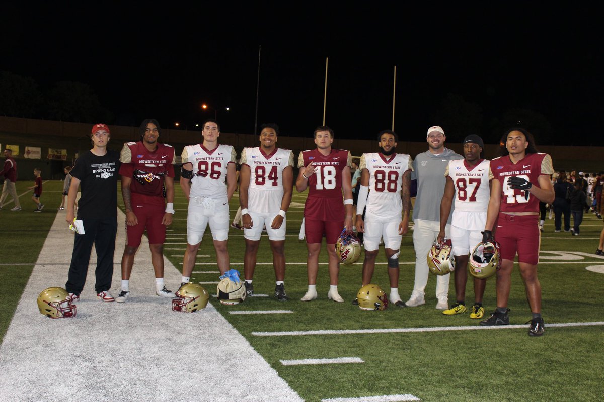 Spring Ball ✅

Day in and Day out, this group brings it! Love that I get to be apart of it! 

#STS #BTB #MAB