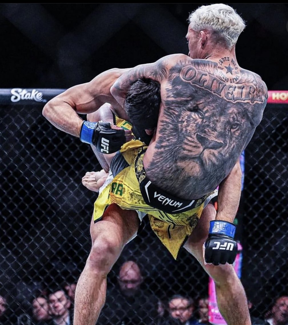 Drea_MMA's tweet photo. We still love you🦁 @CharlesDoBronxs
#UFC300 #ForeverFans https://t.co/2bBqyKqHuQ