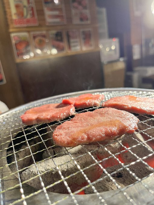 おはようございます😃  先日、ロスから来ているお友達とお肉をいただきました✨✨  とても素敵な宴でした！ ありがたやー  さて、今月はむちゃくちゃ忙しいので、気を引き締めて残り頑張ります✨✨  皆さまも素敵な1週間を！