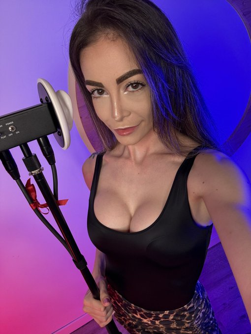 Let&rsquo;s bluish this! https://t.co/evwGQmvRmB