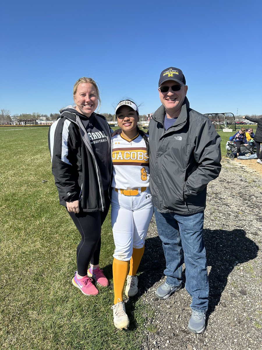 Stop #12 to watch Jianna smoke some doubles and gun a runner down at home from left field🥶 

What a great day for Ji and her team!!! We are so proud of you💙 #wascoproud