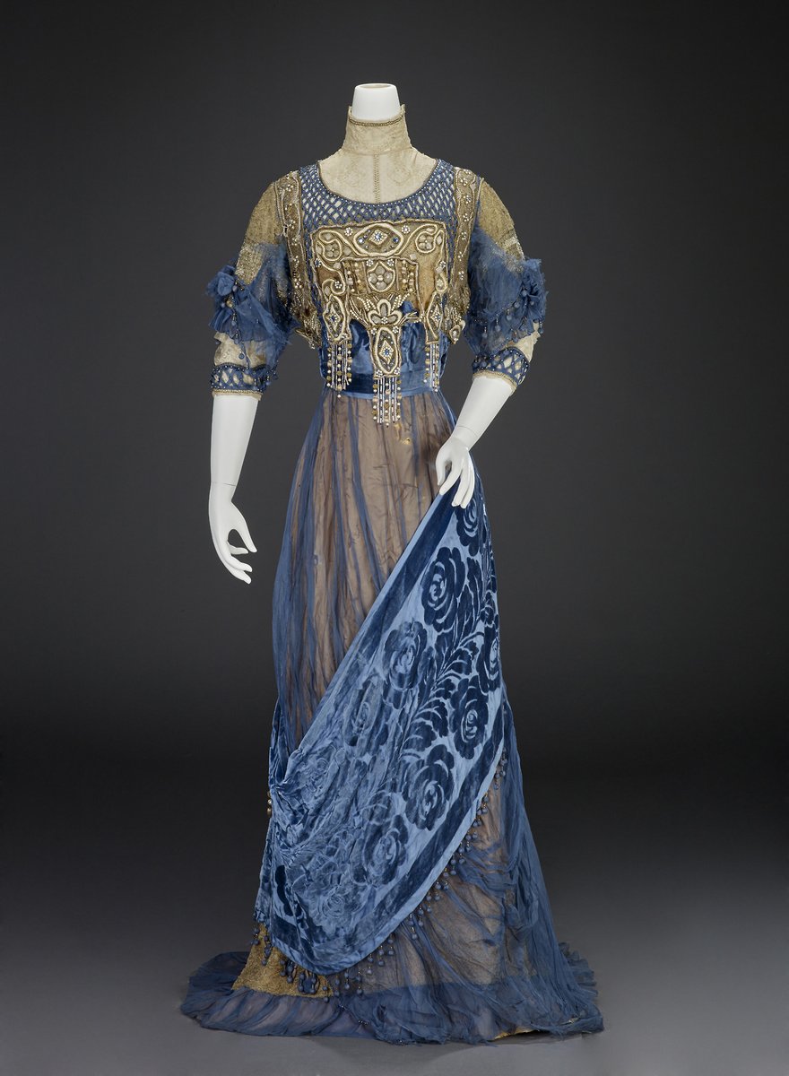 wikivictorian's tweet photo. Evening dress by Girolamo Giuseffi, 1912. Indianapolis Museum of Art. https://t.co/IaUhK9XJWR