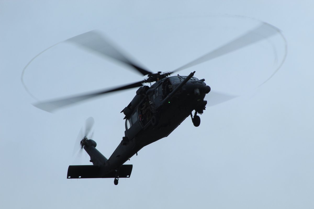 ResQLife1's tweet image. Different days, different lighting in a gray Astoria, Oregon. #Pavehawk #CSAR #HoistTraining, @USCGPacificNW @USAFReserve #305thRQS / #943dRQG / #943dMXS