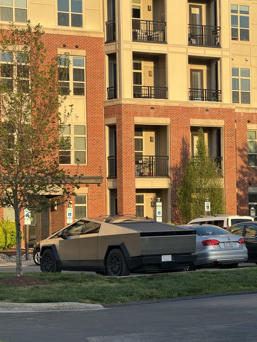 jeremyjudkins_'s tweet image. No one should be spending $100,000 on a Tesla Cybertruck if they are living in an apartment.